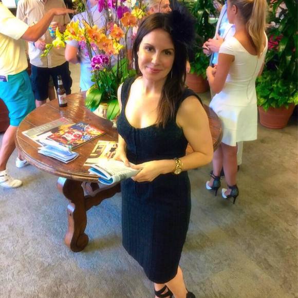 Meet your Posher, Cynthia - Picture 1 of 1